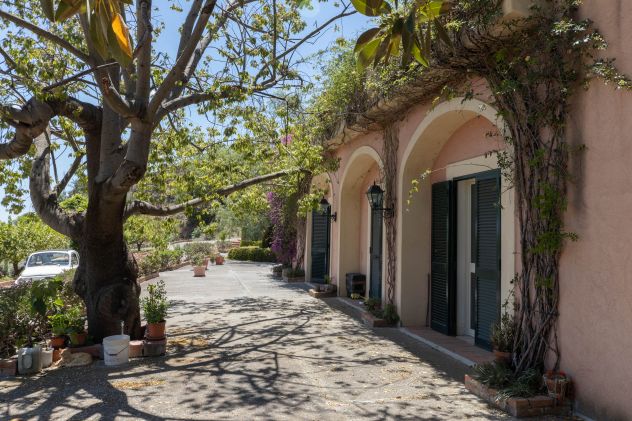 casa indipendente in vendita a Regalbuto