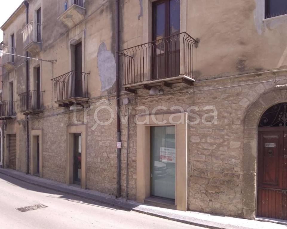 ufficio in vendita a Regalbuto