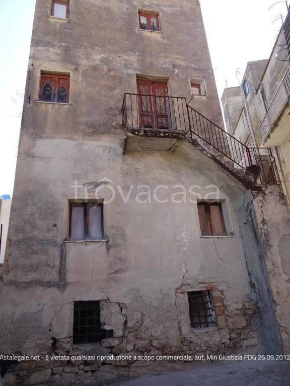 appartamento in vendita a Regalbuto