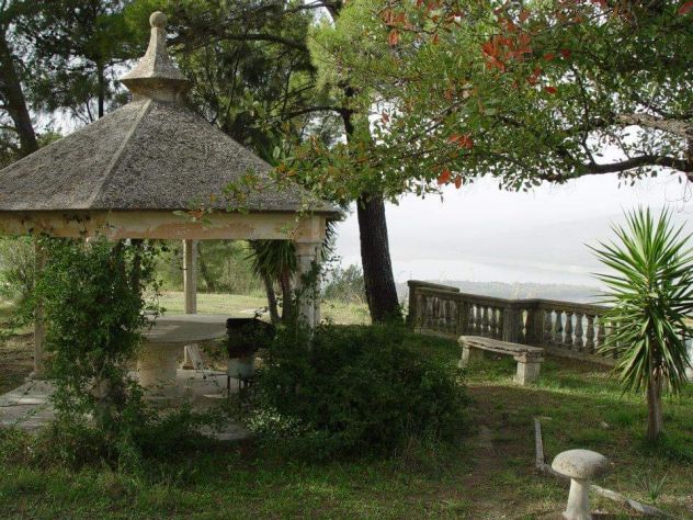 negozio in vendita a Regalbuto