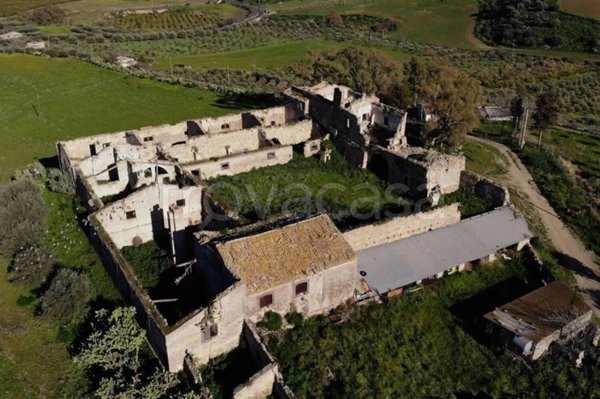 casale in vendita a Regalbuto