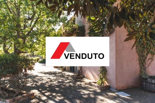 casa indipendente in vendita a Regalbuto
