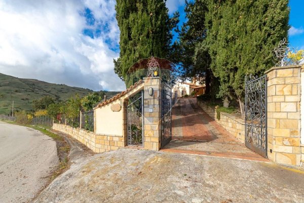 casa indipendente in vendita a Troina