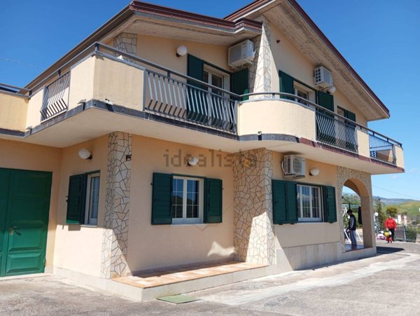 casa indipendente in vendita a Troina