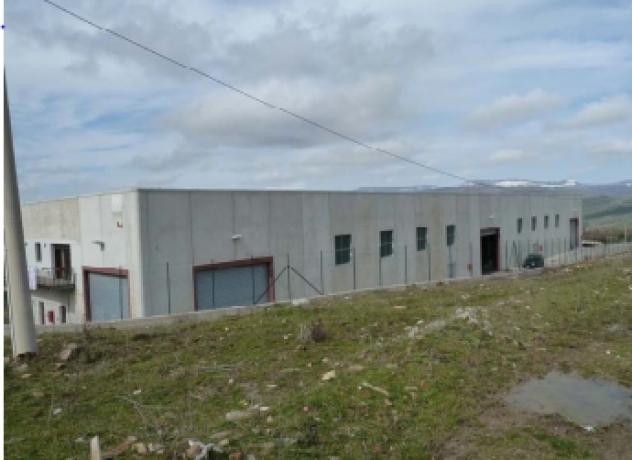locale commerciale in vendita a Troina