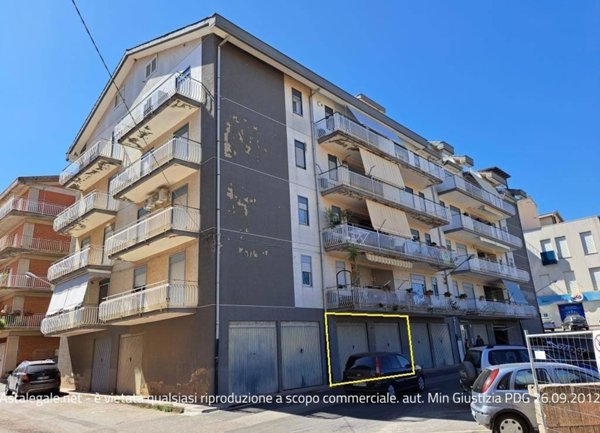 appartamento in vendita a Valguarnera Caropepe