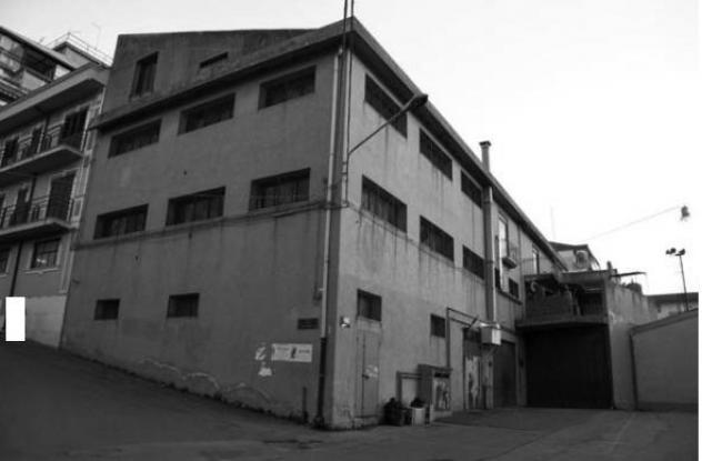 locale commerciale in vendita a Valguarnera Caropepe