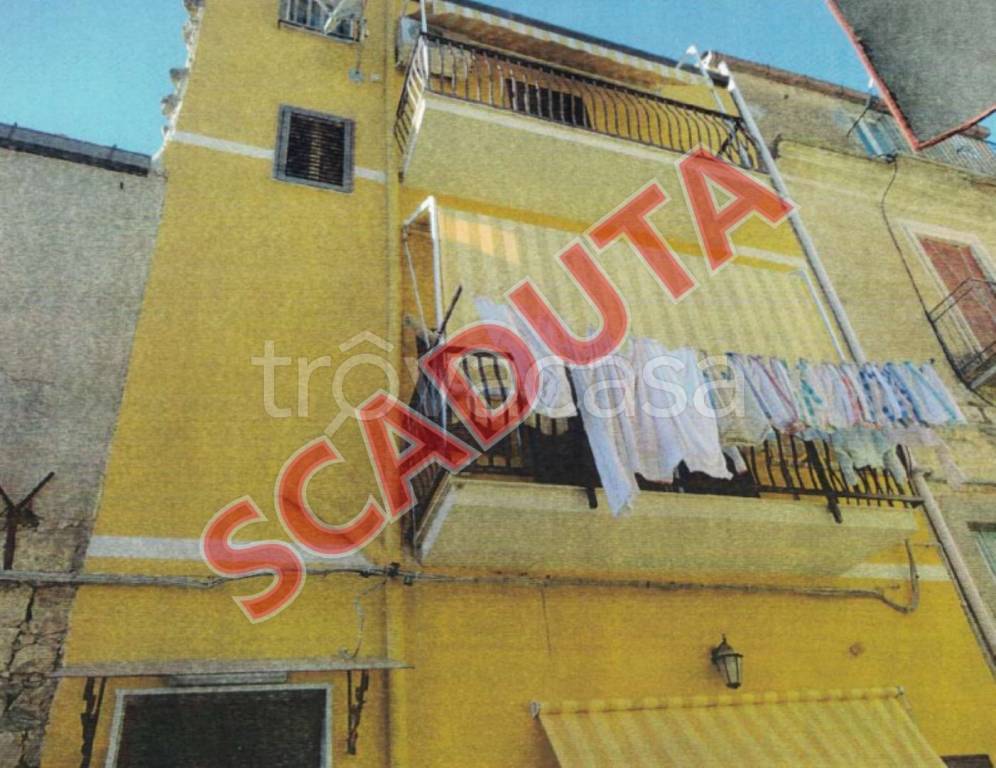 appartamento in vendita a Valguarnera Caropepe