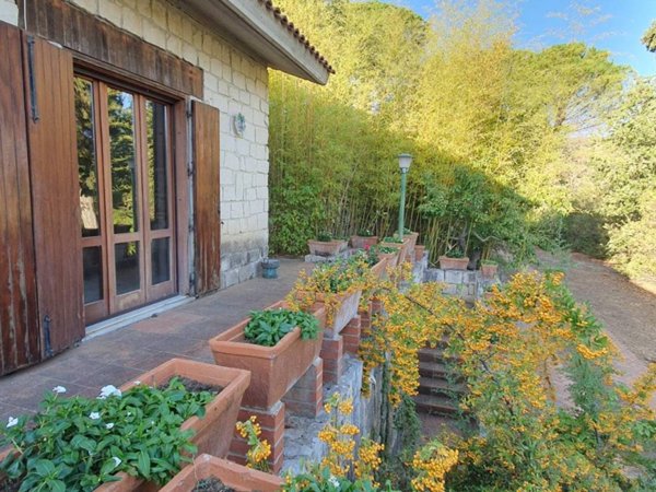 casa indipendente in vendita a Valguarnera Caropepe