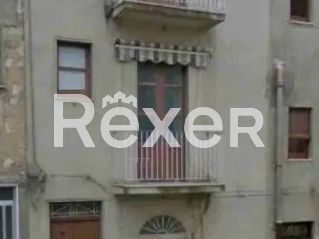 casa indipendente in vendita a Valguarnera Caropepe