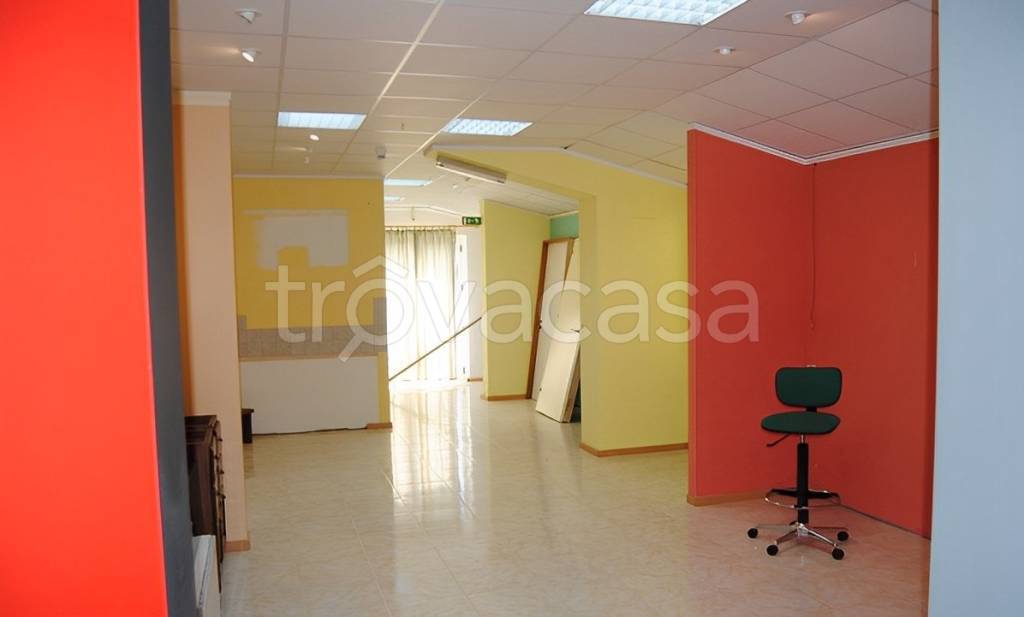 ufficio in vendita a Villarosa in zona Villapriolo
