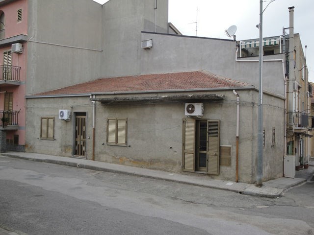 casa indipendente in vendita a Villarosa in zona Villapriolo