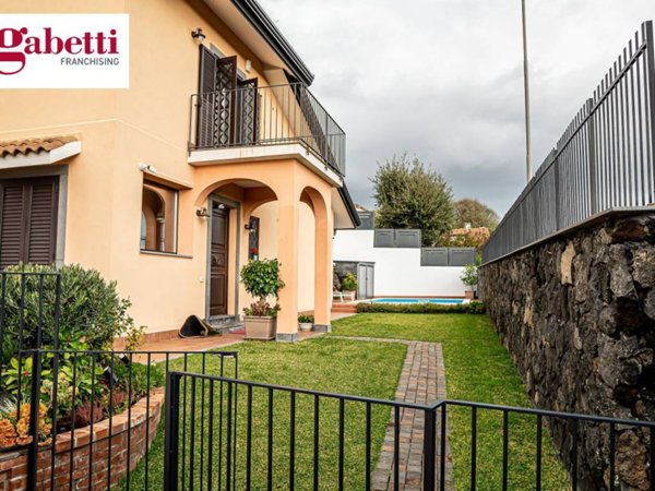 casa indipendente in vendita ad Aci Bonaccorsi