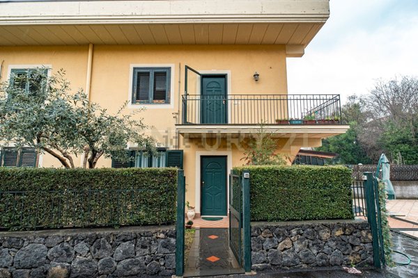 casa indipendente in vendita ad Aci Bonaccorsi