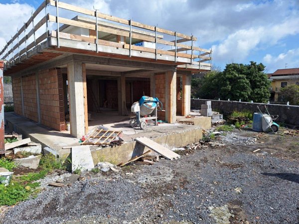 casa indipendente in vendita ad Aci Bonaccorsi