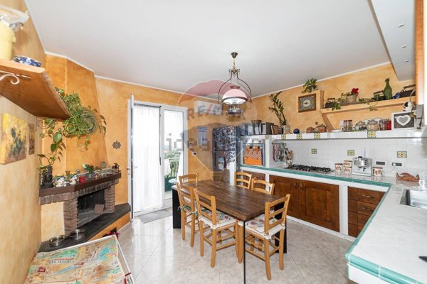 casa semindipendente in vendita ad Aci Bonaccorsi