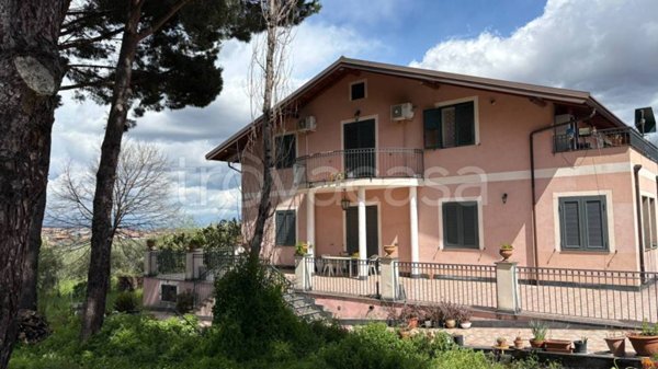 casa indipendente in vendita ad Aci Bonaccorsi