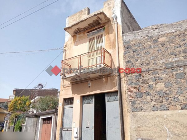 casa indipendente in vendita ad Aci Bonaccorsi