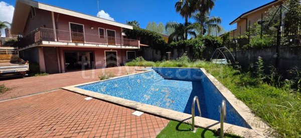 casa indipendente in vendita ad Aci Bonaccorsi