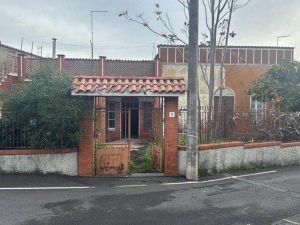 casa indipendente in vendita ad Aci Bonaccorsi