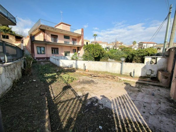 casa indipendente in vendita ad Aci Bonaccorsi