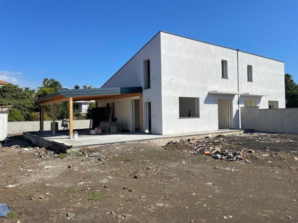 casa indipendente in vendita ad Aci Bonaccorsi