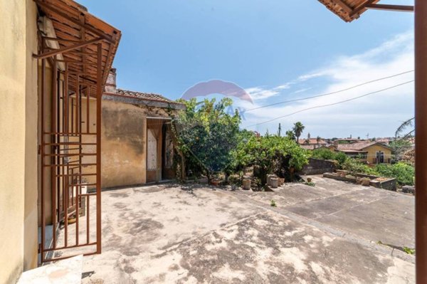 casa indipendente in vendita ad Aci Bonaccorsi