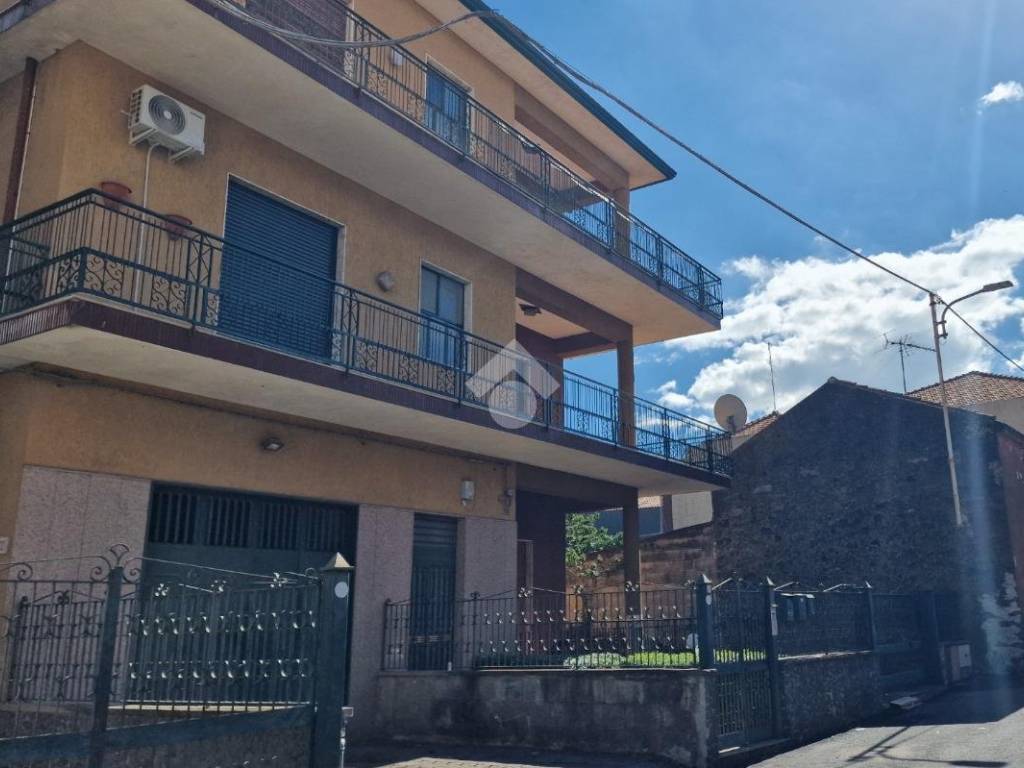 appartamento in vendita ad Aci Bonaccorsi