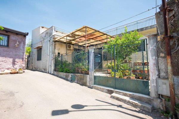 casa indipendente in vendita ad Aci Bonaccorsi