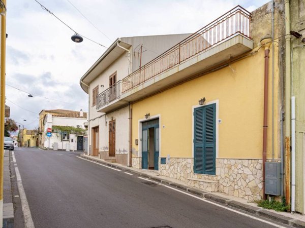 casa indipendente in vendita ad Aci Bonaccorsi