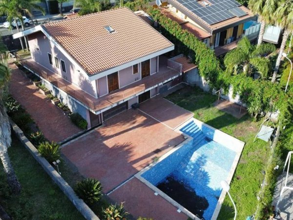 casa indipendente in vendita ad Aci Bonaccorsi