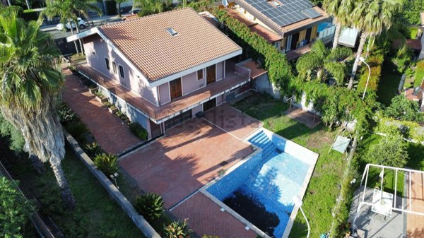 casa indipendente in vendita ad Aci Bonaccorsi