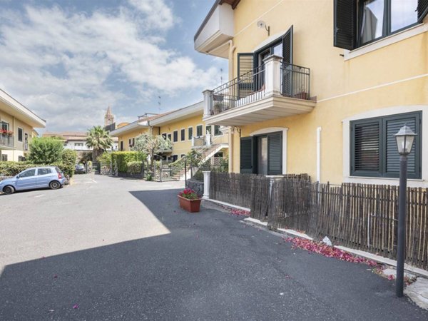 appartamento in vendita ad Aci Bonaccorsi