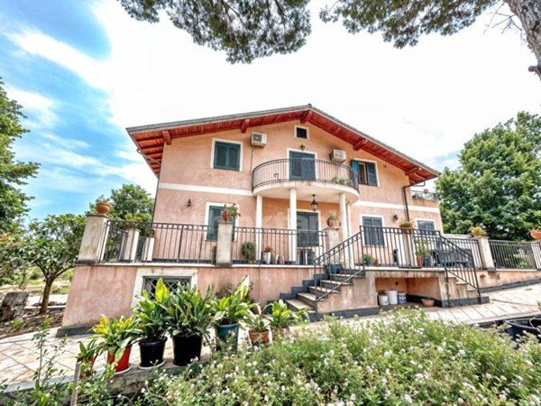 casa indipendente in vendita ad Aci Bonaccorsi