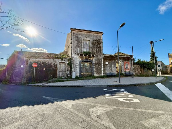casa indipendente in vendita ad Aci Bonaccorsi