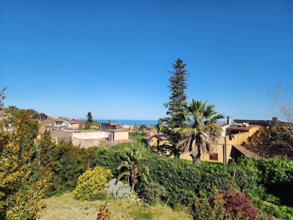 casa indipendente in vendita ad Aci Bonaccorsi
