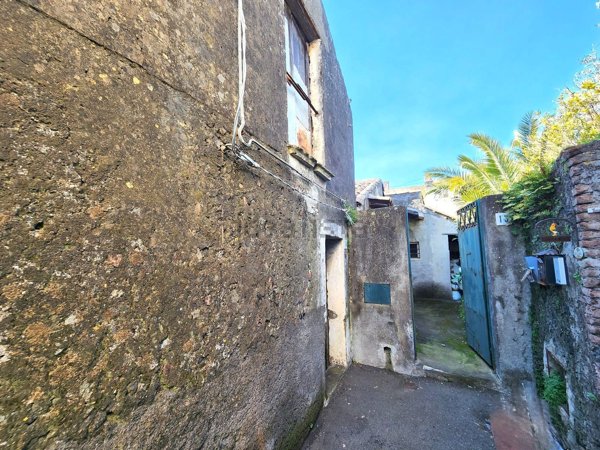 appartamento in vendita ad Aci Bonaccorsi