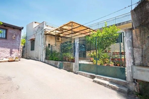 casa indipendente in vendita ad Aci Bonaccorsi