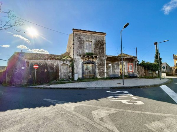 casa indipendente in vendita ad Aci Bonaccorsi