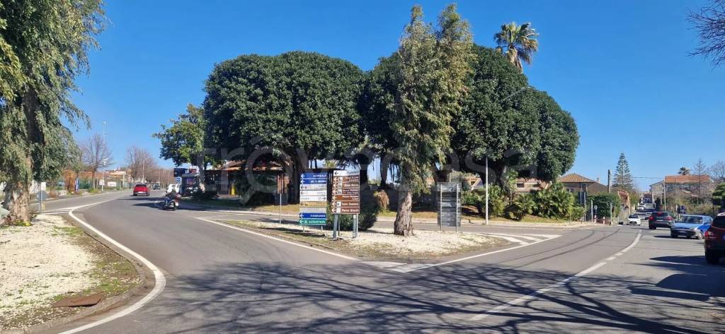 negozio in vendita ad Aci Bonaccorsi