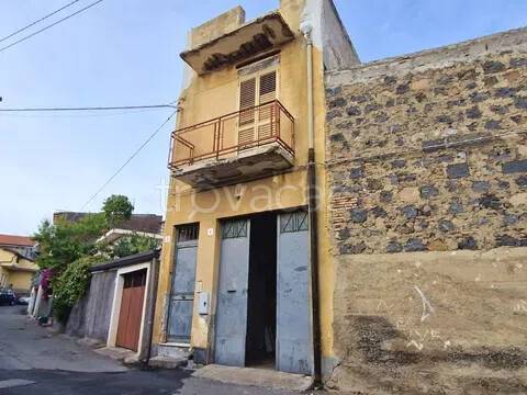 casa indipendente in vendita ad Aci Bonaccorsi