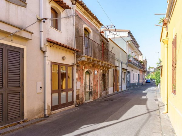 casa indipendente in vendita ad Aci Bonaccorsi
