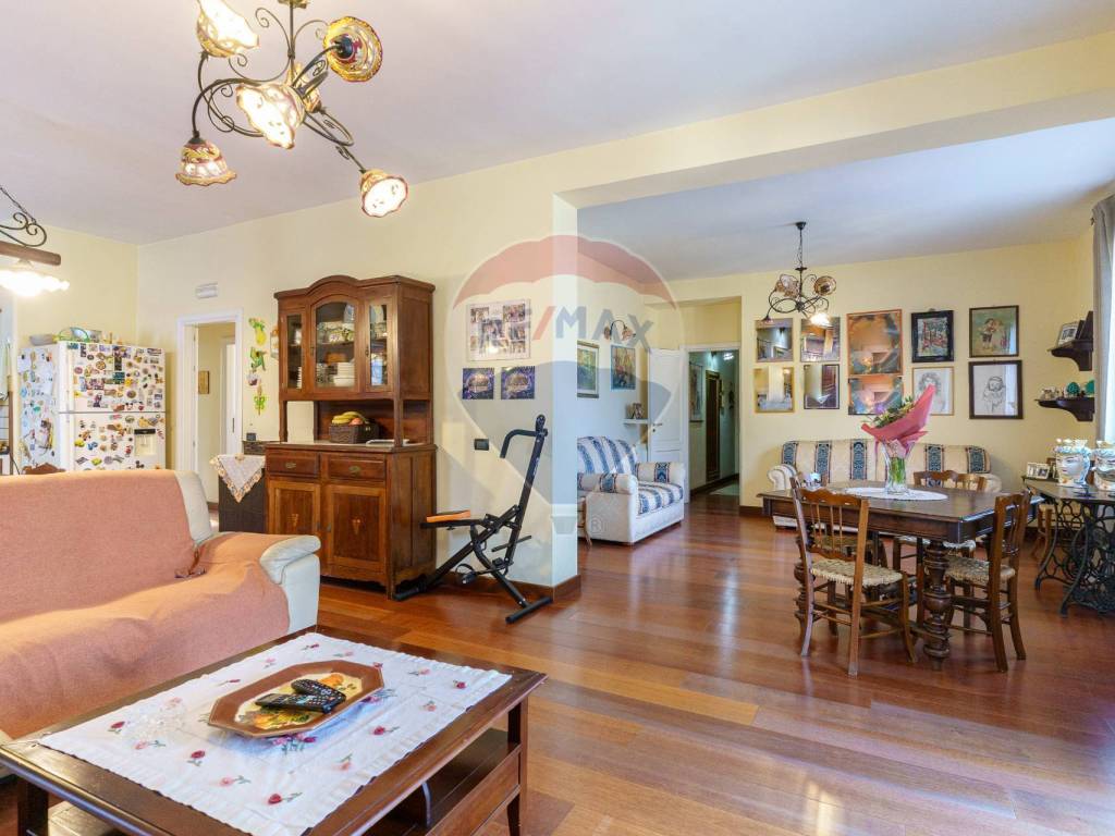 appartamento in vendita ad Aci Castello