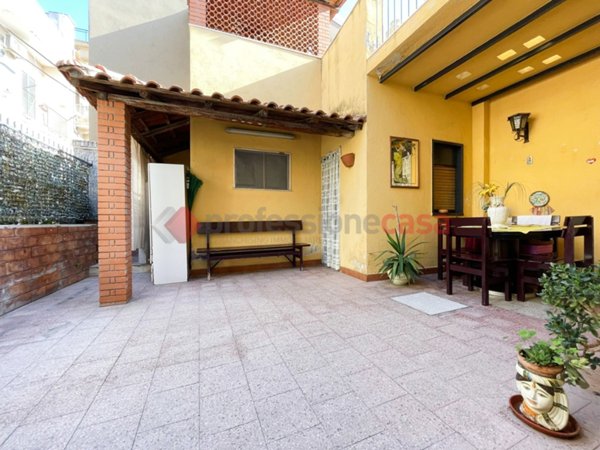 casa indipendente in vendita ad Aci Castello