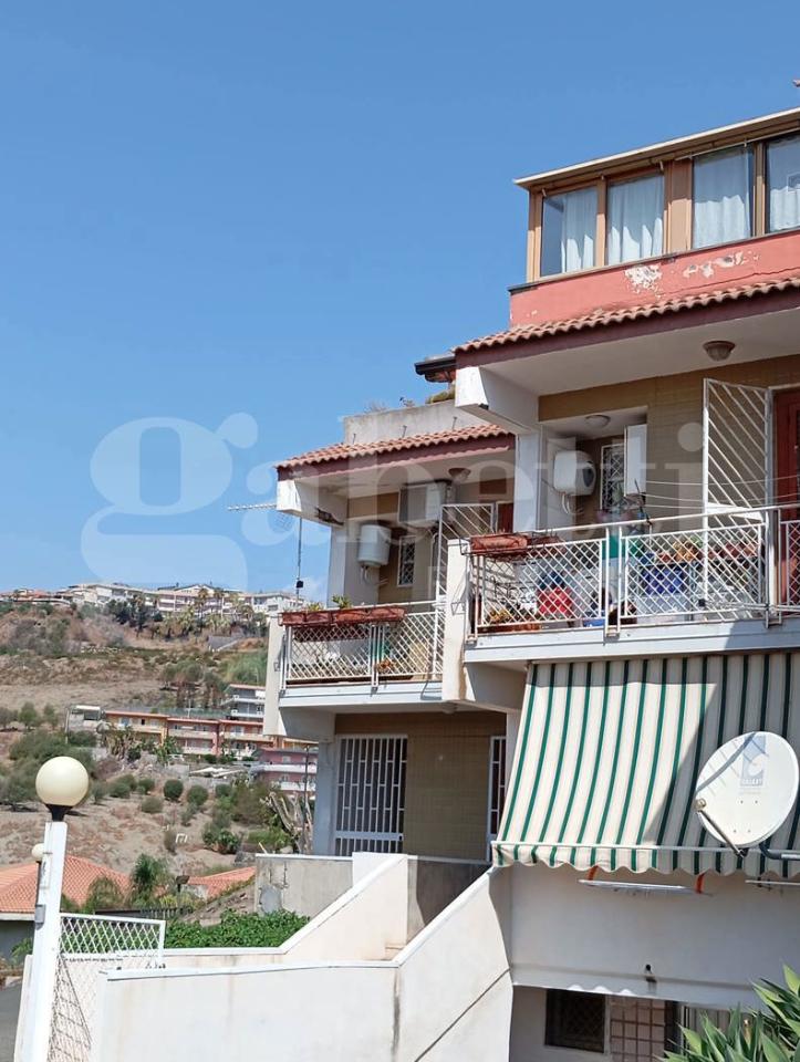 appartamento in vendita ad Aci Castello