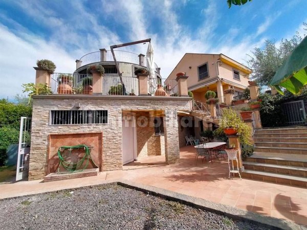 villa in vendita ad Aci Castello