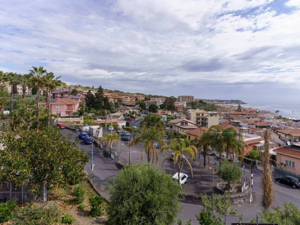 appartamento in vendita ad Aci Castello in zona Aci Trezza