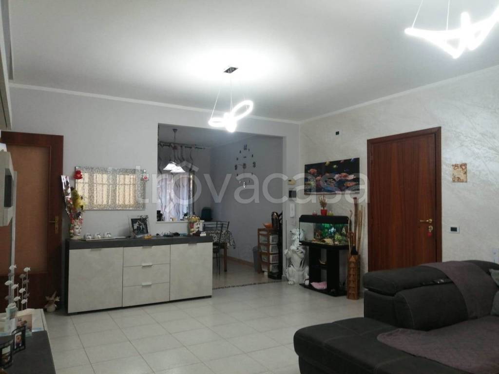 appartamento in vendita ad Aci Castello