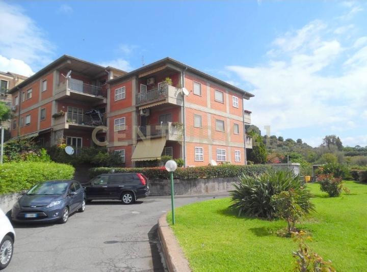appartamento in vendita ad Aci Castello in zona Ficarazzi