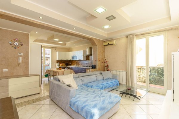 appartamento in vendita ad Aci Castello in zona Ficarazzi